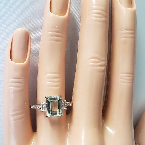 2ct Emerald Cut Green Amethyst Ring - Picture 7 of 8